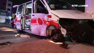 救護車鳴笛搶救　慘遭女駕駛猛撞凹陷