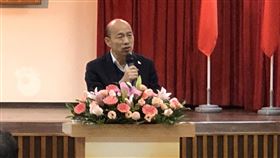 韓國瑜回到高雄，連跑6警局慰勞春安。