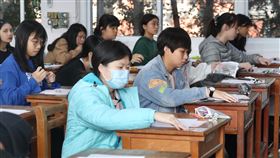 108年學測登場（2）大學入學考試中心舉辦的108學年學科能力測驗25日登場，上午考英文，考試時間為100分鐘。中央社記者吳翊寧攝　108年1月25日