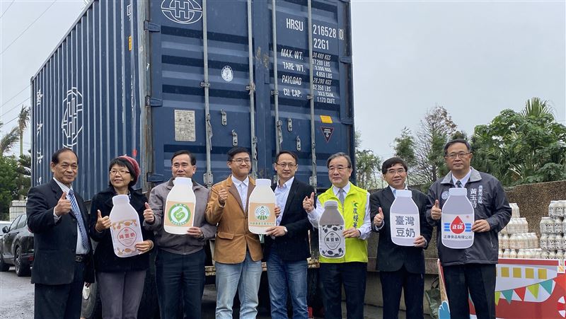 國產豆製奶品封櫃啟運　飄香日本