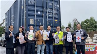 國產豆製奶品封櫃啟運　飄香日本