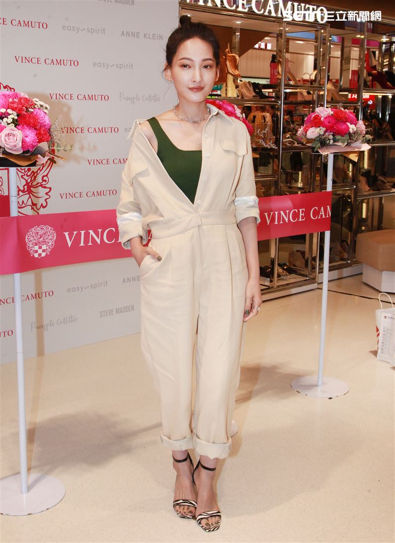 林映唯展現時尚穿搭豪氣替粉絲買單。（記者邱榮吉/攝影）