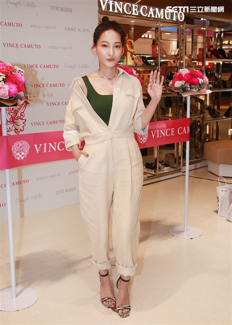 林映唯展現時尚穿搭豪氣替粉絲買單。（記者邱榮吉/攝影）