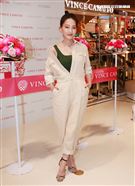 林映唯展現時尚穿搭豪氣替粉絲買單。（記者邱榮吉/攝影）