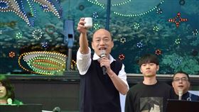韓國瑜上台大喊「我先乾」　這次喝的不是酒…是蜂蜜檸檬！（圖／翻攝自高雄市府網站）