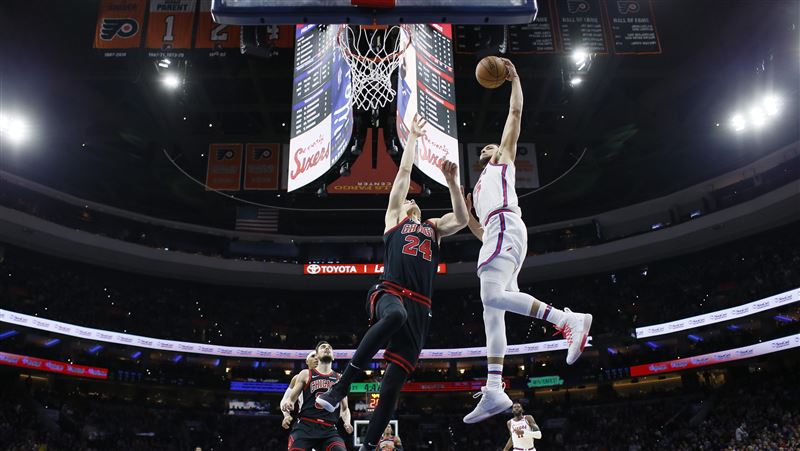 NBA／飛超高　西蒙斯顏扣7呎長人