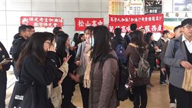 ▲109學測第二天，師大附中 （圖／簡若羽攝影）