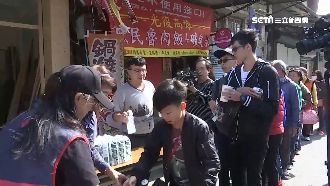 排超長！高雄人搶千碗「罷韓滷肉飯」