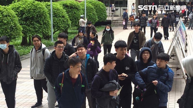學測國文寫作考這個　學生兩樣情
