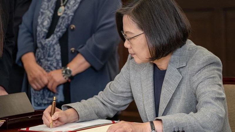 將同婚視為最大成就？她這句話暖哭了