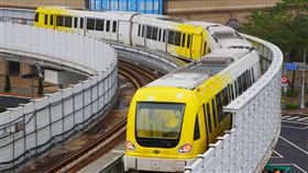 新北捷運環狀線開放試乘（2）新北捷運環狀線第1階段19日起開放免費試乘，新北市政府捷運工程局表示，試乘期間列車班距以離峰班距營運，原則上為8分鐘1班列車，並將視人潮狀況機動加發列車。中央社記者王騰毅攝  109年1月19日