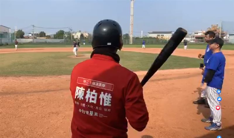 陳柏惟棒球場謝票　竟擊出安打被狂讚