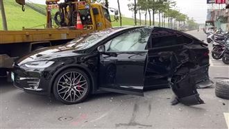 特斯拉擦撞汽車　波及女童、送醫不治