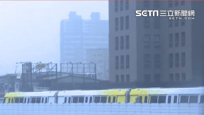 環狀線試乘　民眾驚：「車門關太快」