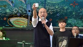 韓國瑜上台大喊「我先乾」　這次喝的不是酒…是蜂蜜檸檬！（圖／翻攝自高雄市府網站）