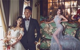 「警界郭雪芙」陳柏婷與Lamigo球星吳丞哲拍婚紗。（圖／Wedding21韓式婚紗臉書）