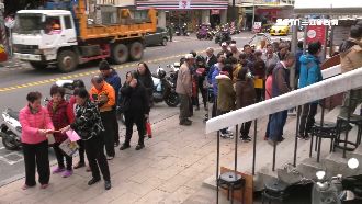 發紀念酒回饋　縣民排3小時抱怨連連