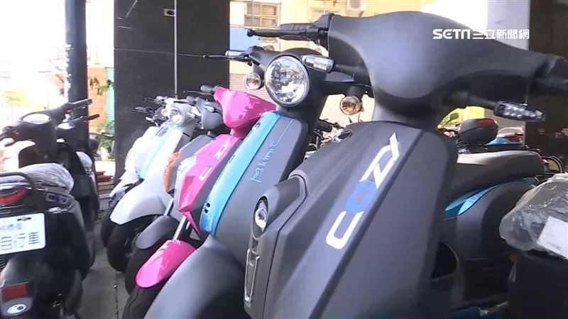 燃油車爭「油電平權」　七成網友打臉