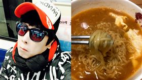 曹西平年夜飯吃泡麵加蛋。翻攝自臉書