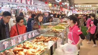 新年到！南門市場「新家」人潮擠爆