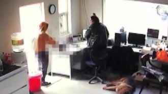 過年沒錢還債　毒蟲年關持槍搶回收場