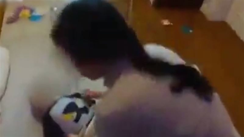 女童貪玩用膠袋套弟弟頭　害窒息險死