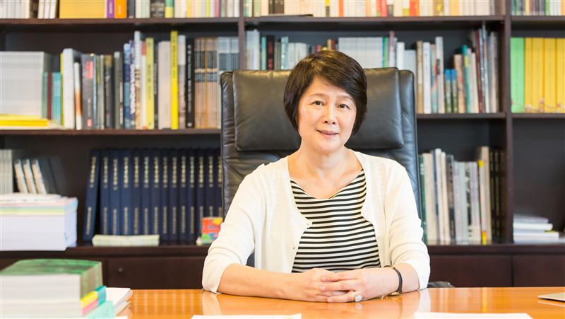 林曼麗連任國藝會董事長