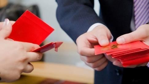 OL上班半年三節禮領1月薪　過來人喊正常