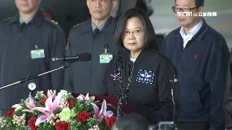 走出黑鷹傷痛　蔡英文親為救護隊打氣