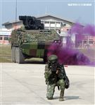 陸軍第四作戰區裝甲564旅戰備部隊官兵春節期間落實戰備整備，藉模擬反機降作戰「仿真實戰」場景，實施縮短距離「實兵對抗」演練，聯合防空作戰、戰場監偵、聯合火力打擊、戰車戰鬥隊攻擊、遠距狙殺、戰鬥隊形變換及火力追擊等課目，以顯示「聯合兵種營」獨立遂行聯合作戰能力。（記者邱榮吉/高雄拍攝）