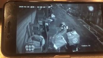 外送員半夜偷同事保溫箱　還拍照留念
