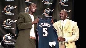 Kwame Brown被巫師選為狀元。（圖／翻攝自推特）