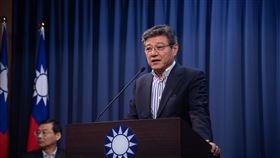 國民黨林榮德擔任代理主席國民黨15日召開中常會討論代理黨主席與代理秘書長人選，由國民黨中常委林榮德（右前）擔任代理黨主席。中央社記者林俊耀攝　109年1月15日