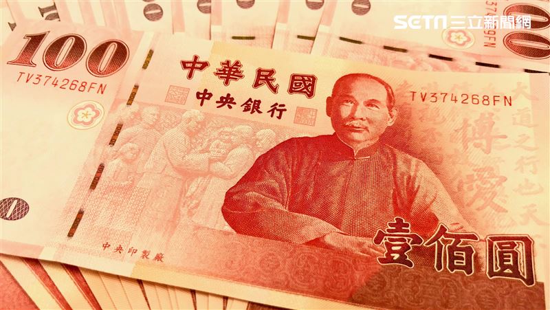 他曝有錢人每年一定換新鈔！發財秘訣