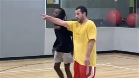 千萬人看傻！喜劇影星竟是籃球高手
籃球,亞當山德勒,Adam Sandler
翻攝自推特