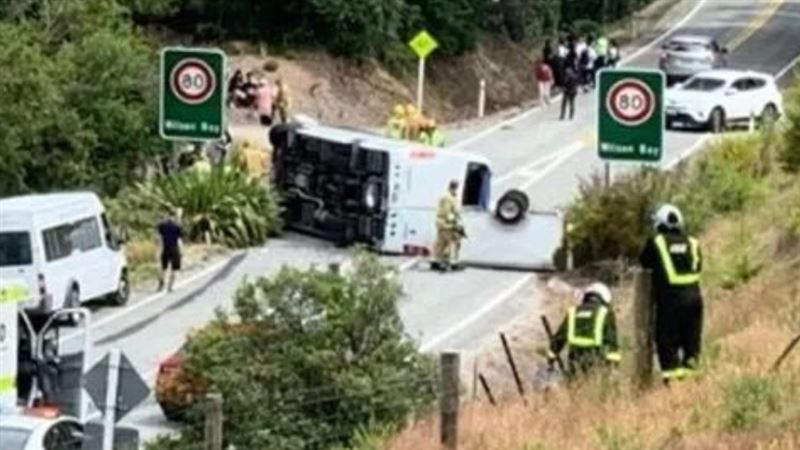 陸旅團紐西蘭翻車　造成至少20傷