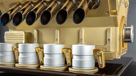 ▲Espresso Veloce Royale 01 V12引擎咖啡機。（圖／翻攝網站）