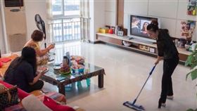 婆媳,婆婆,媳婦,做家事（翻攝自微博）