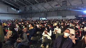 鴻海尾牙 全戴口罩 3.5萬人 記者簡若羽攝影