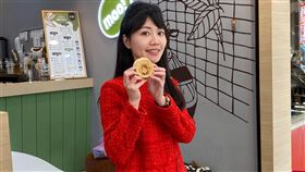 高嘉瑜發車輪餅（圖／記者廖哲民攝影）