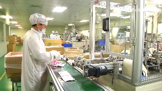 N95售價飆6倍　工廠24小時趕工