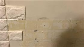 大掃除撕壁貼！驚見滿滿殘膠超崩潰　神人推「這罐」秒解決（圖／翻攝自爆系知識家）