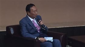 鴻海尾牙,郭台銘,劉揚偉,記者簡若羽攝影