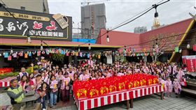 老五老基金會號召志工送年菜　伴獨居長輩過新年財團法人老五老基金會22日號召全台志工及車輛，將年菜送到獨居長輩手中，愛心遍及雙北市、新竹市、台中市、南投縣、彰化縣及雲林縣等地。（老五老基金會提供）中央社記者郝雪卿傳真　109年1月22日