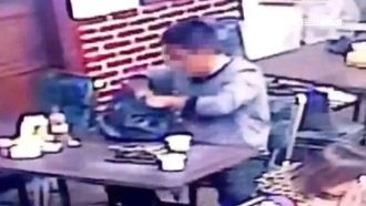 見遺落包包行竊5萬　大膽賊吃霸王餐