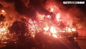 新北市三峽區鐵皮工廠火警現場（翻攝畫面）