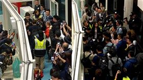 星宇航空,登機,延誤,張國煒,合影,民眾