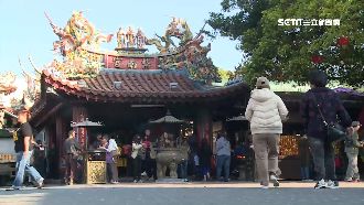 除夕開放排隊！紫南宮錢母千人徹夜等