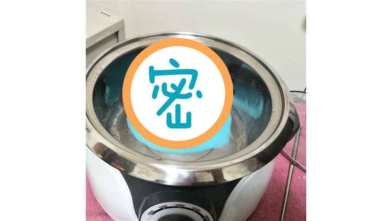 人妻用電鍋！流出「詭藍色液體」嚇壞