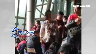 搶福袋！婦人插隊遭阻嗆：關你X事